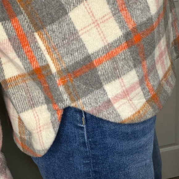 Altar'd State Size Small Cream Plaid Shacket. - Picture 6 of 12